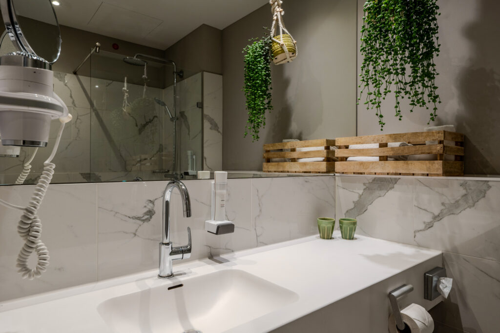 The_Blasky_Hotel_Frankfurt_421_BAD2_k